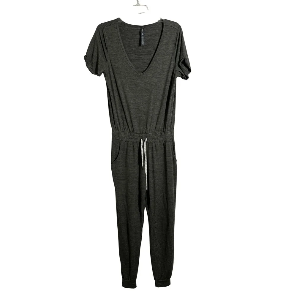 VUORI All Day Short Sleeve Jumpsuit in Heather Green VW424